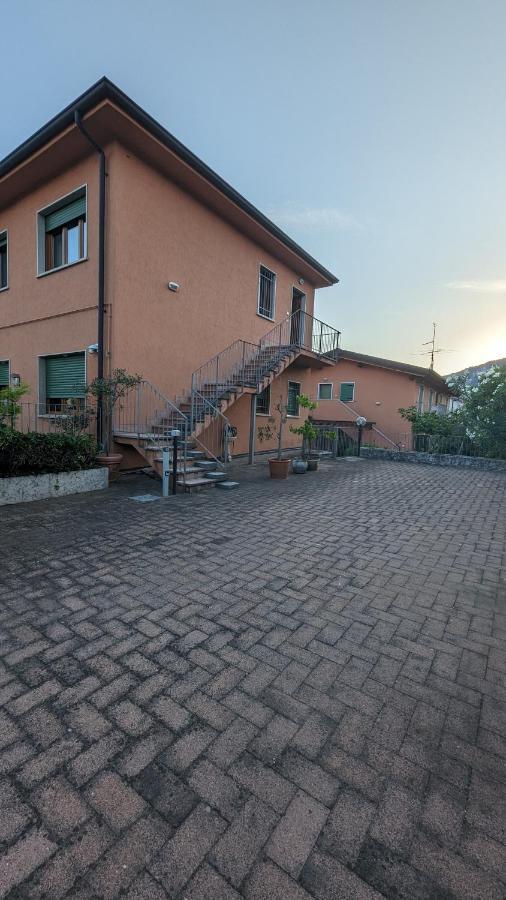 Terrazza Di Garda - Regarda Travel Appartement Buitenkant foto
