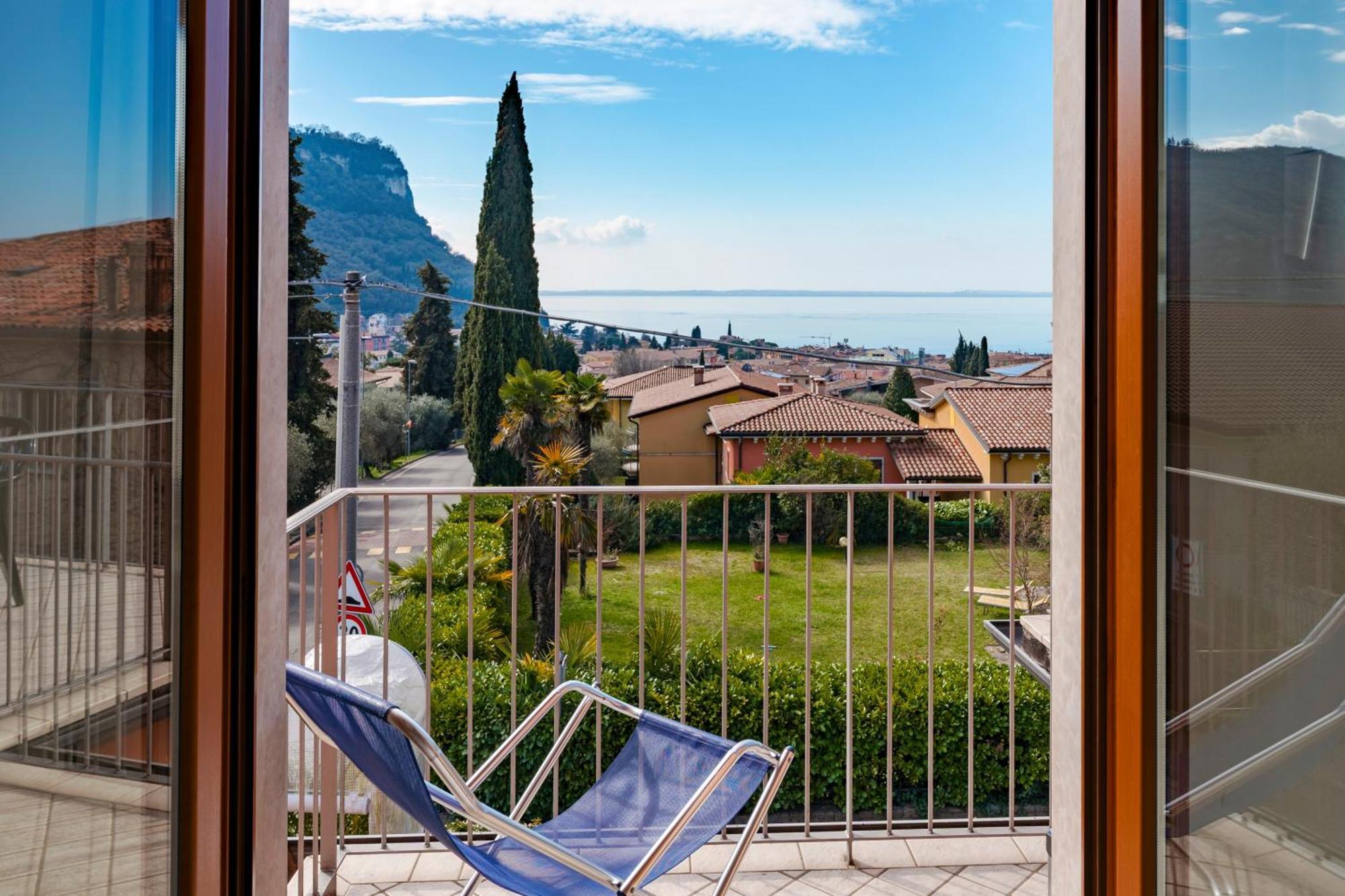 Terrazza Di Garda - Regarda Travel Appartement Buitenkant foto