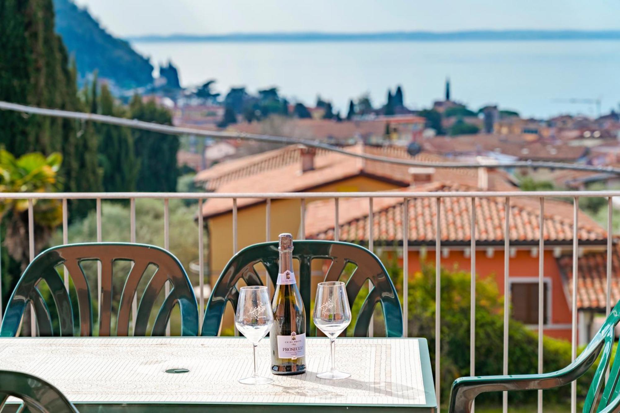 Terrazza Di Garda - Regarda Travel Appartement Buitenkant foto
